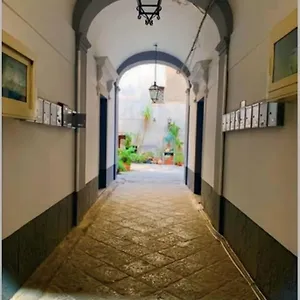 https://central-house-catania-historic-center.sicilyhotelsitaly.net